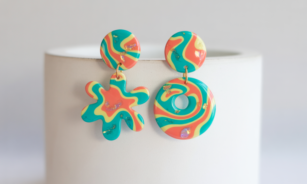 10 idées de bijoux à créer à la maison 6 découvrez 10 idées créatives de bijoux à réaliser chez vous. laissez libre cours à votre imagination et apprenez à confectionner des pièces uniques en utilisant des matériaux simples. parfait pour les amateurs de diy et les passionnés de mode !